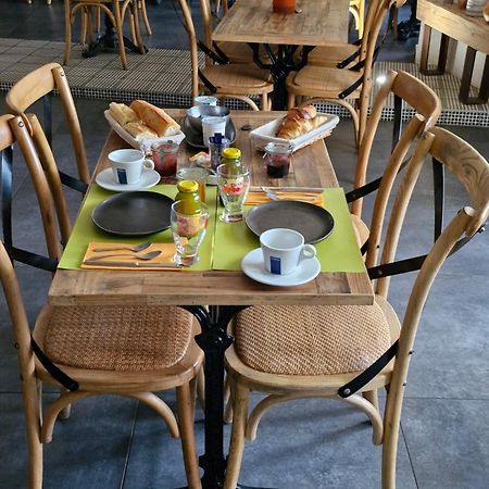 Chambres D'Hotes Du Bistrot D'Ici Saint-Saturnin  ภายนอก รูปภาพ